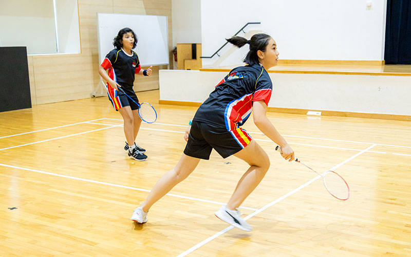 OFS Middle School girls touch rugby team playing against another school